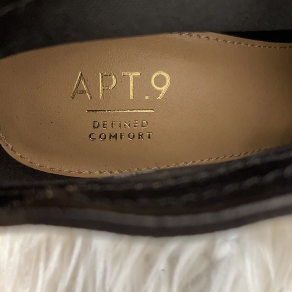 APT. 9 Defined Comfort Suede with Button Detail Black Ankle Booties Size 8 - Picture 9 of 10